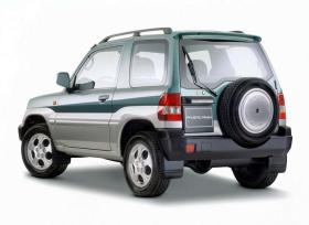 Mitsubishi Pajero đã từng có bản mini đấu Suzuki Jimny  第3张