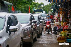 Cầu Long Thành đang sửa, ô tô kẹt dài trên đường vô phà Cát Lái