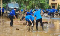  Đoàn viên thanh niên kéo nước về nơi ở mới của người dân Làng Nủ 第15张