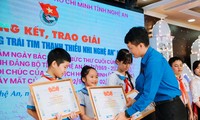  Trao Huy hiệu Tuổi trẻ dũng cảm cho 3 học sinh cứu 2 em nhỏ đuối nước 第6张