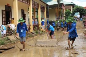  &apos;Ba cùng&apos; đổi thay vùng đất khó - Bài 4: Vượt qua hiểm nguy mưa lũ 