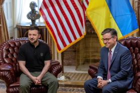 Vì sao chủ tịch Hạ viện Mỹ yêu cầu ông Zelensky sa thải ngay đại sứ Ukraine?  第3张