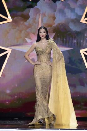 Á hậu Miss Universe Vietnam Quỳnh Anh: Tôi từng tự đặt vé máy bay và 'bỏ trốn'  第6张