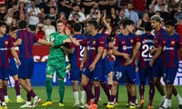  Barca chính thức chiêu mộ Szczesny làm &apos;kẻ chữa cháy&apos; 