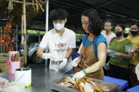 Mang đặc sản sạch vùng miền vào bữa ăn của người thành phố 