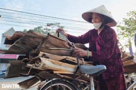 Phiên chợ độc đáo, người buôn khấm khá với thứ từng bỏ đi, rụng đầy vườn